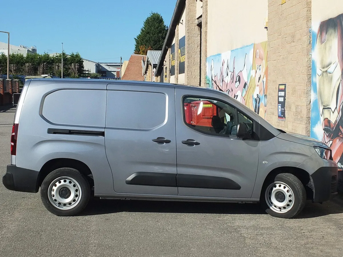2023 Peugeot Partner Small Panel Van - Image 4