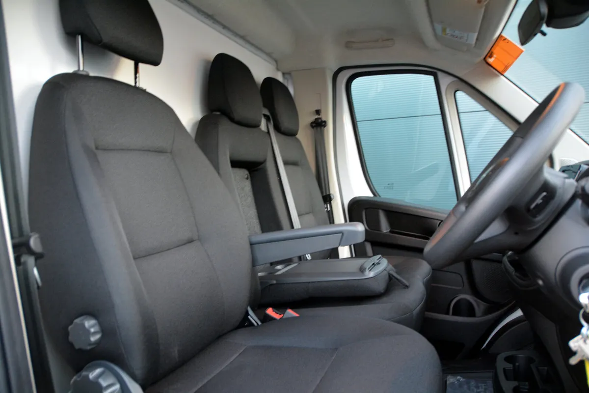 Opel Movano Low Loader HUGE Volume Luton - Image 2