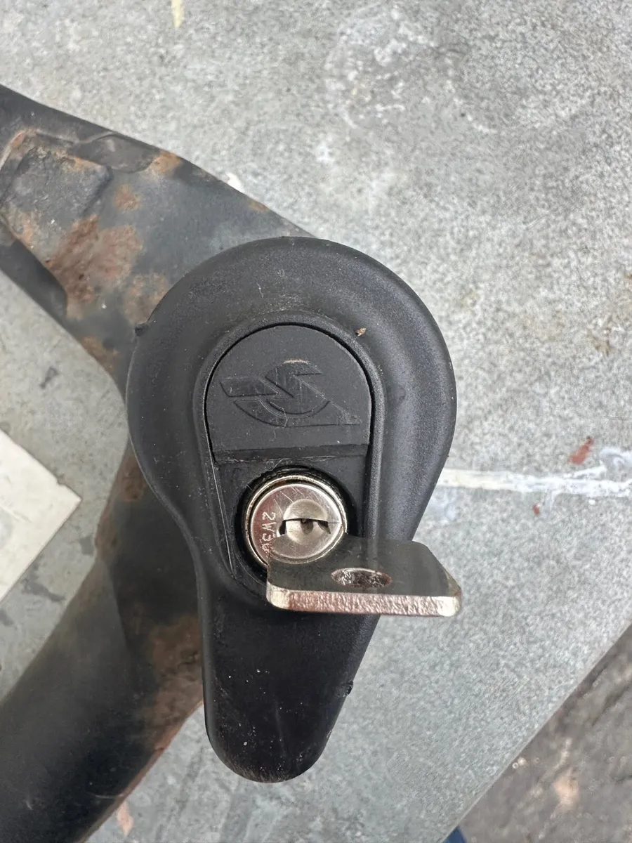 Steinhof Detachable Towbar Neck - Image 3