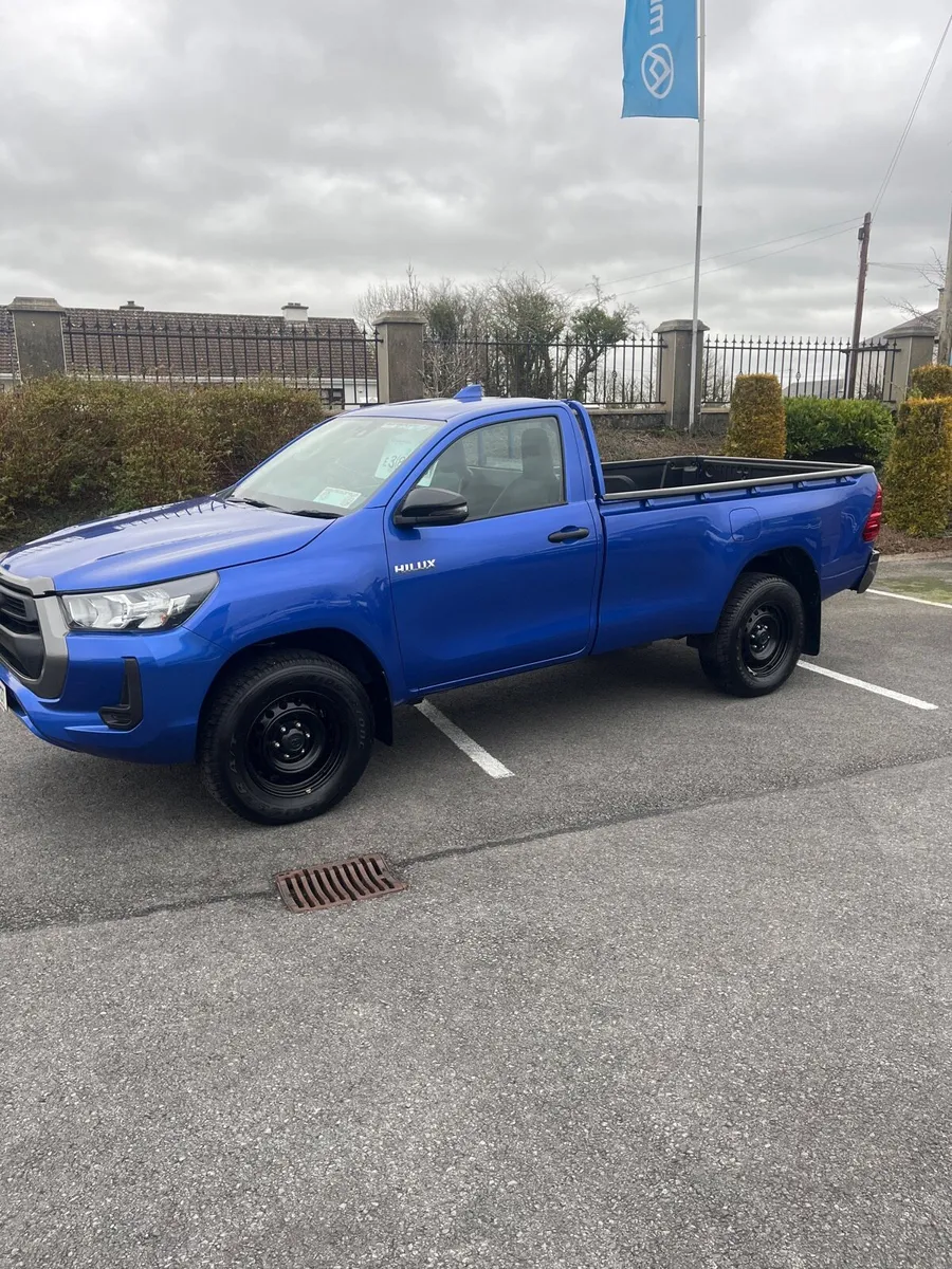 2024 Toyota Hilux 2.4 active single cab - Image 2