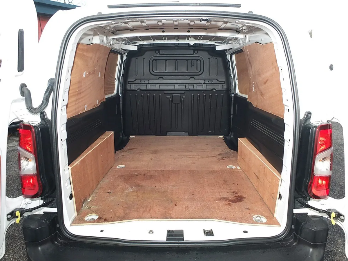 2021 Vauxhall Combo Small Panel Van - Image 2