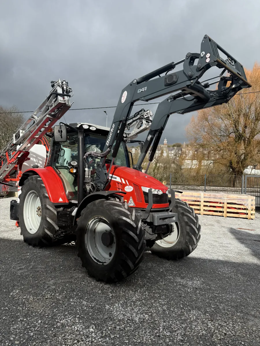 Massey Ferguson 5712 - Image 2
