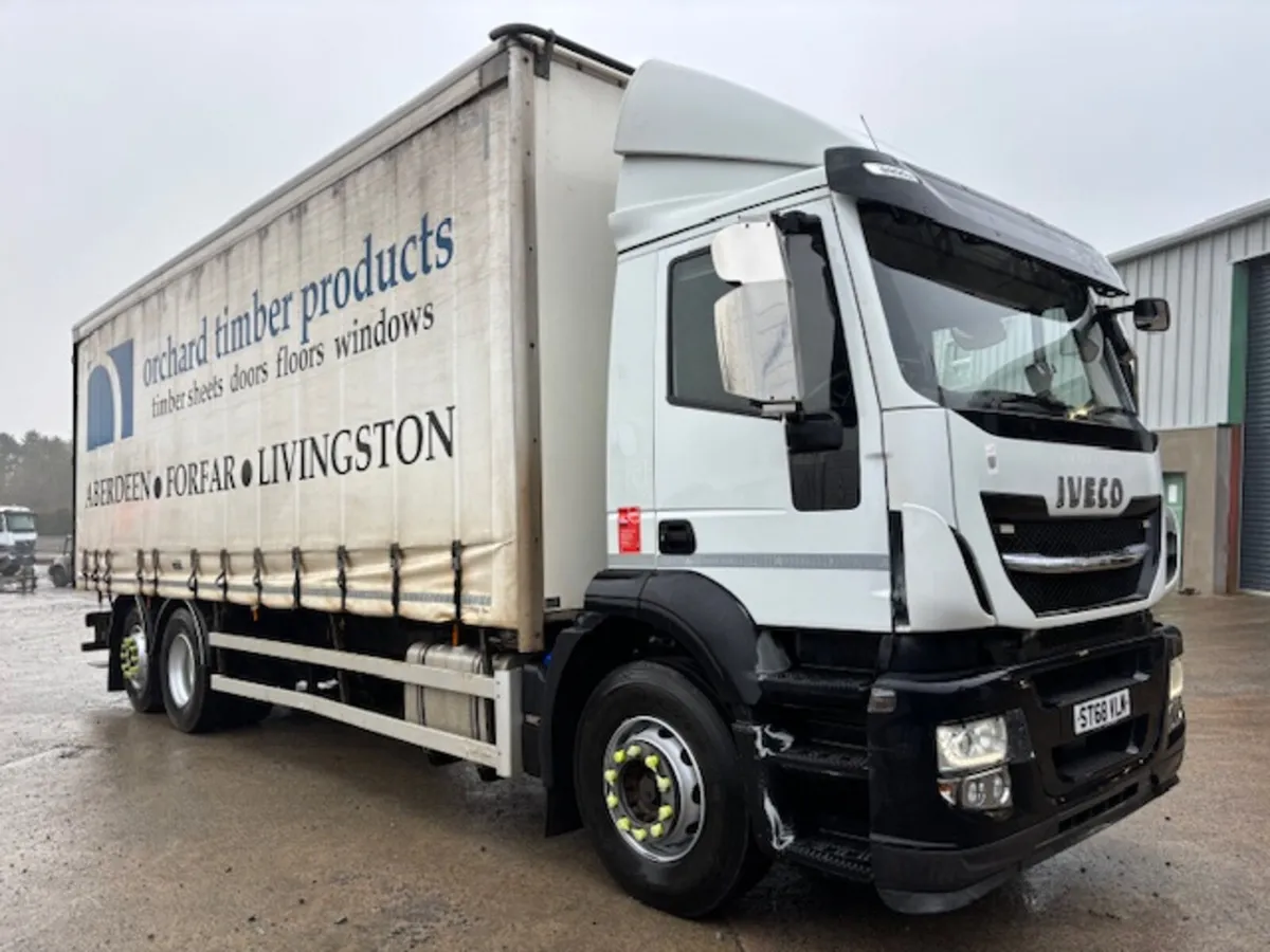 2019 IVECO STRALIS 330 6X2 CURTAIN & MOFFETT KIT - Image 1