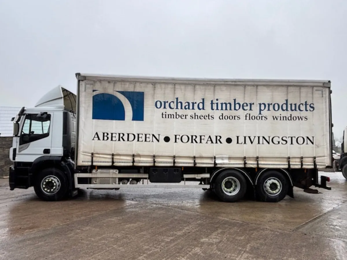 2019 IVECO STRALIS 330 6X2 CURTAIN & MOFFETT KIT - Image 4