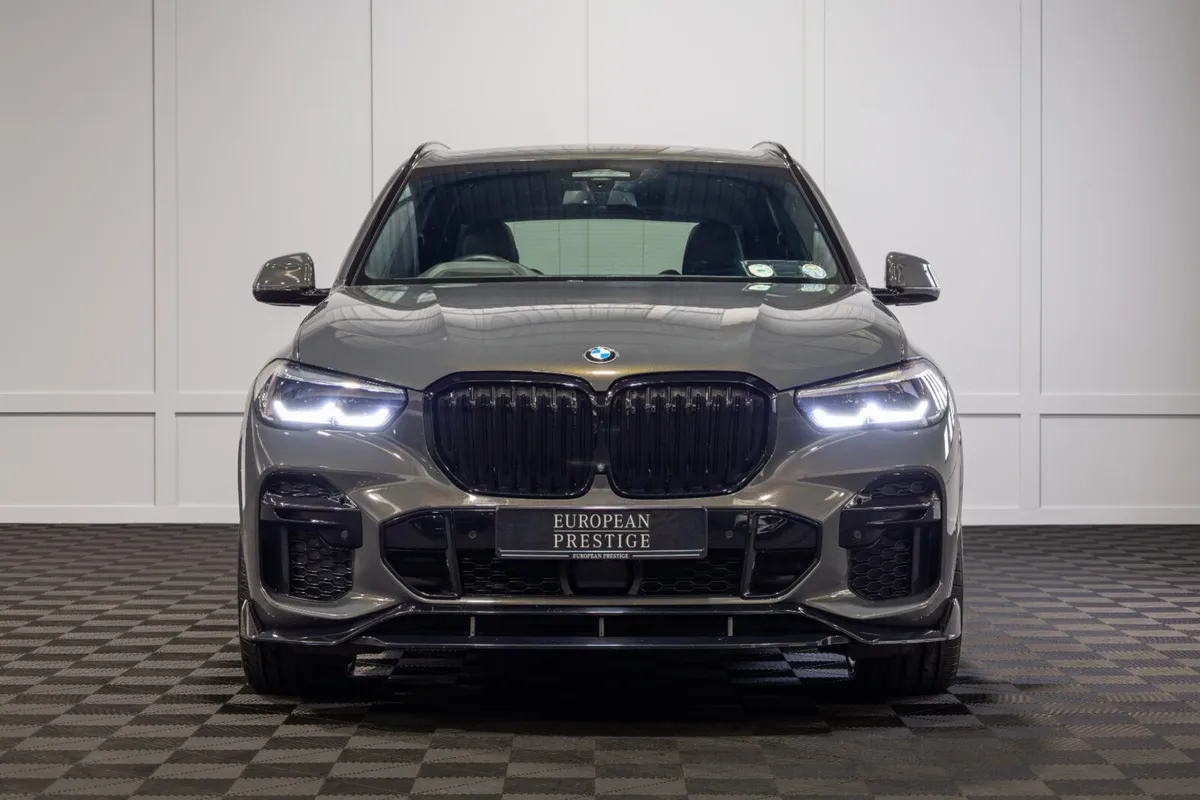 2023 BMW X5 X-Drive 40d M-Sport 2 Seat Commercial - Image 2