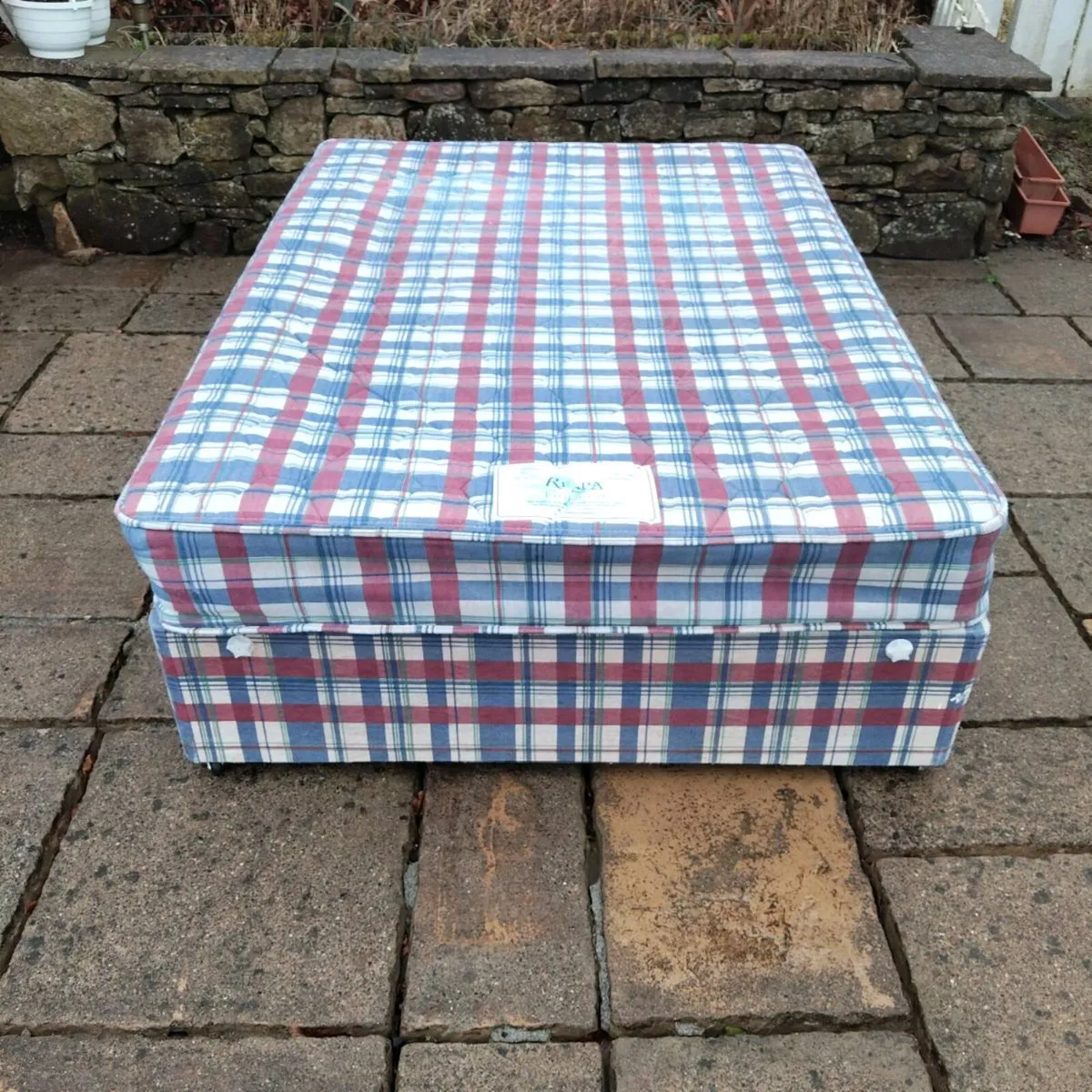 DIVAN DOUBLE BED - Image 1