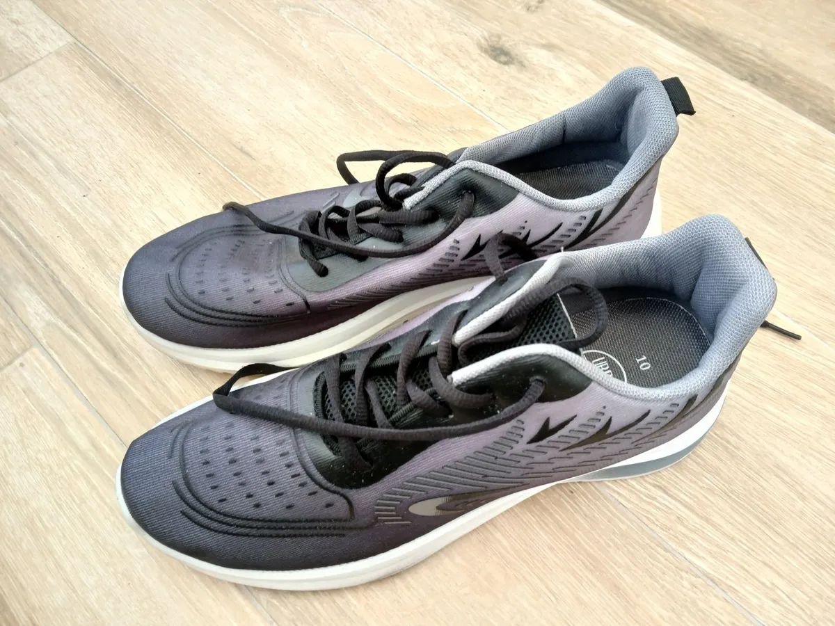 2 pairs of shoos - Image 1