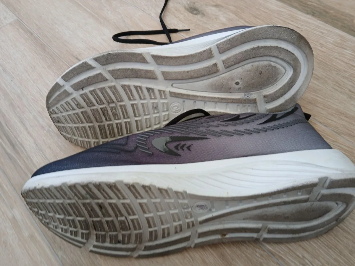 2 pairs of shoos - Image 2