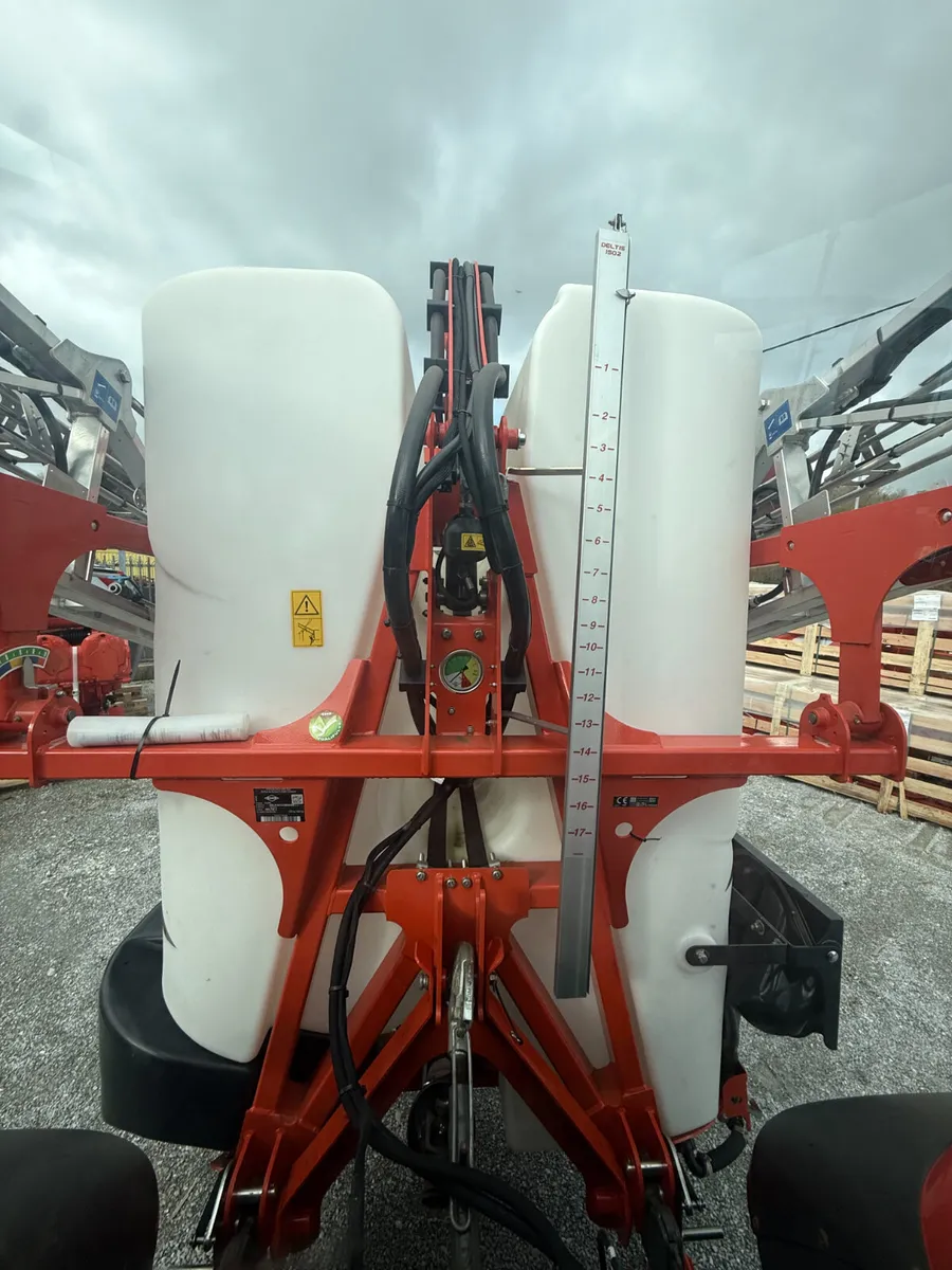 Kuhn Deltis 1502 mounted Sprayer - Image 4