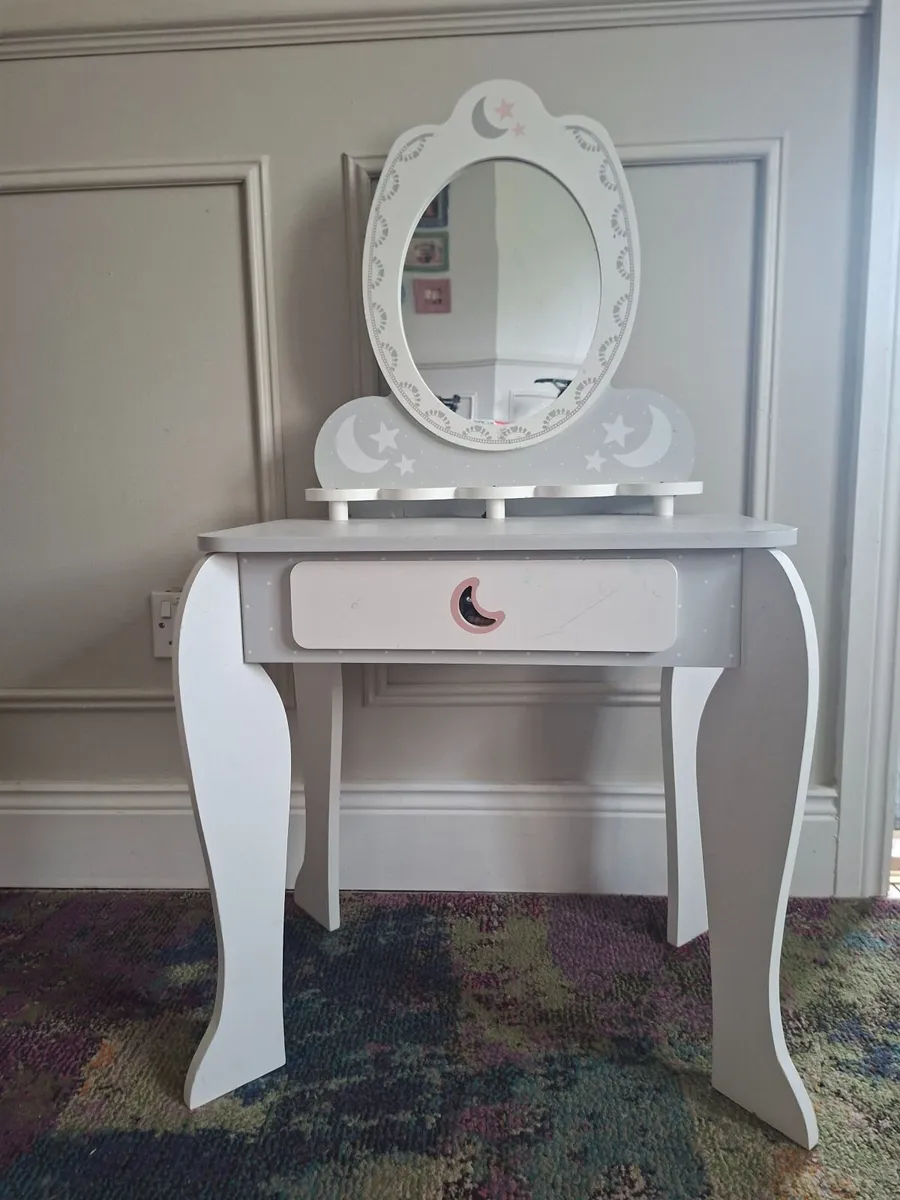 Childrens wooden vanity unit - Image 1