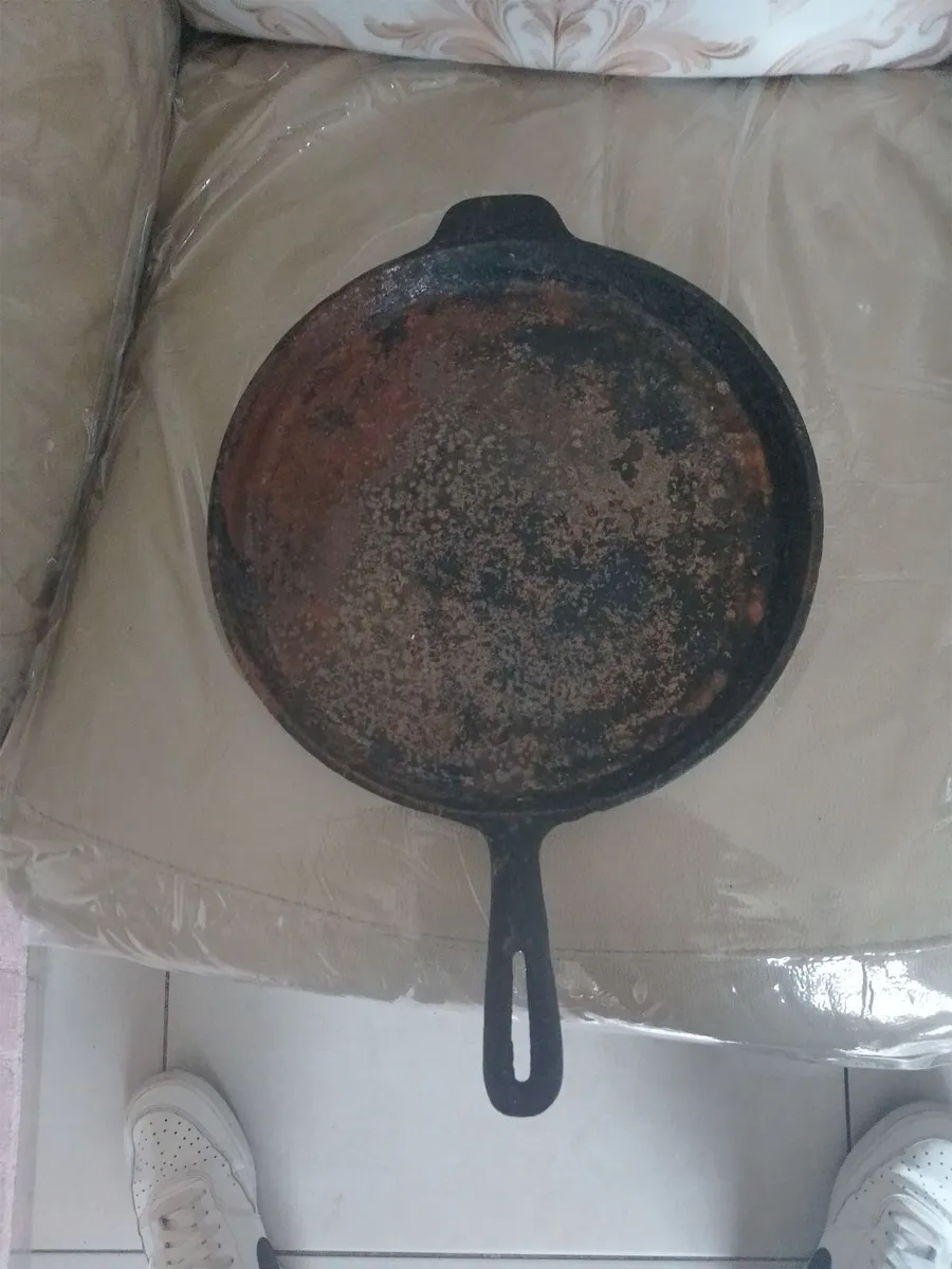 Cast iron pan - Image 2