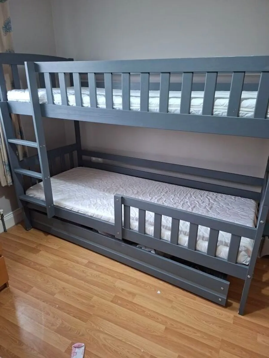 Bunk beds - Image 1