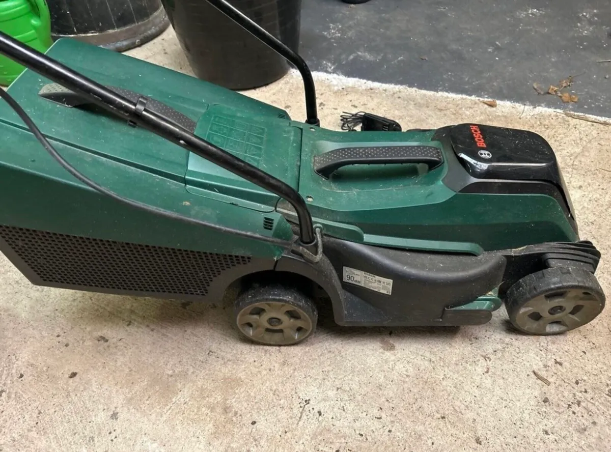 Bosch Citymower 18v Electric Lawnmower - Image 2