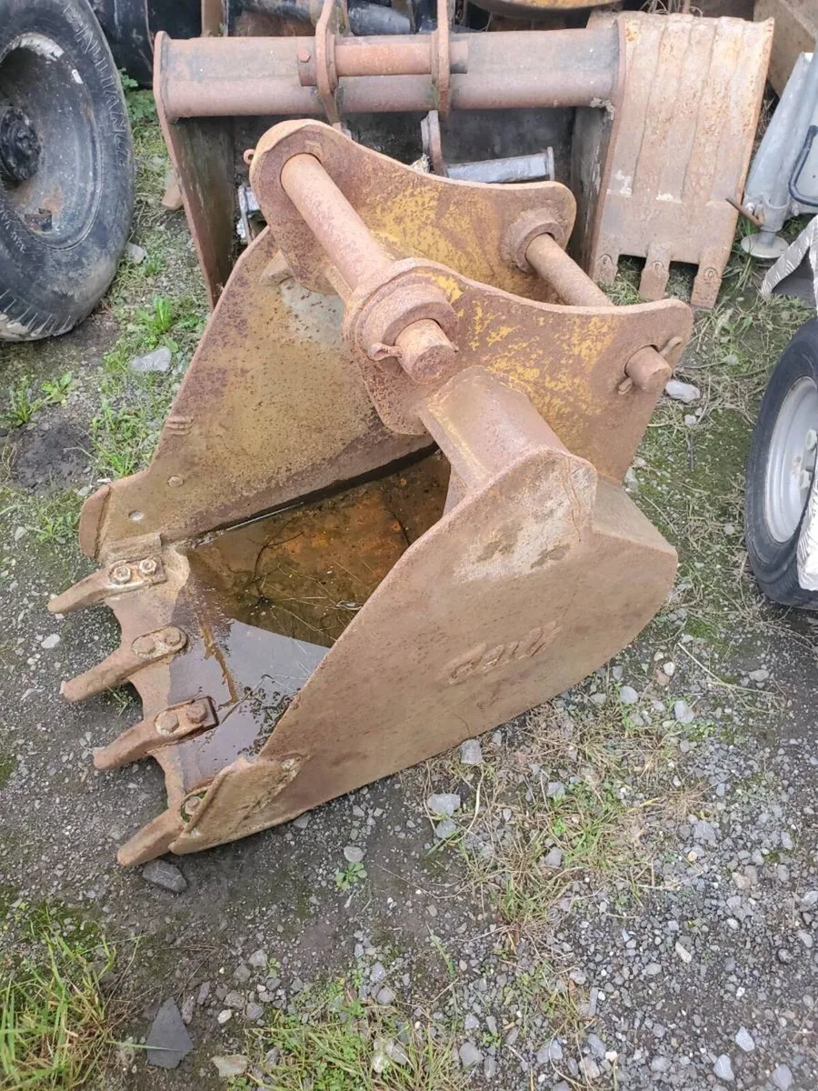 Excavator buckets digger - Image 1