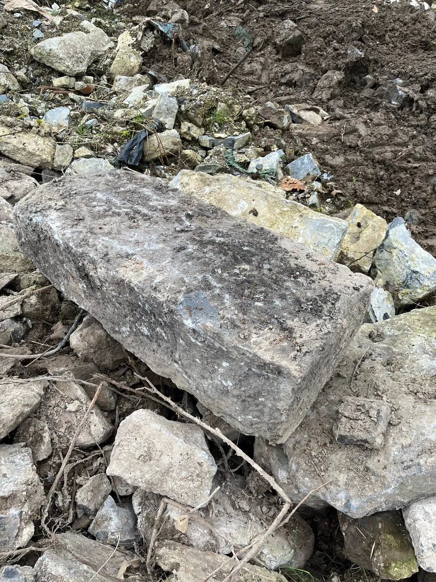 Building stone - Image 1