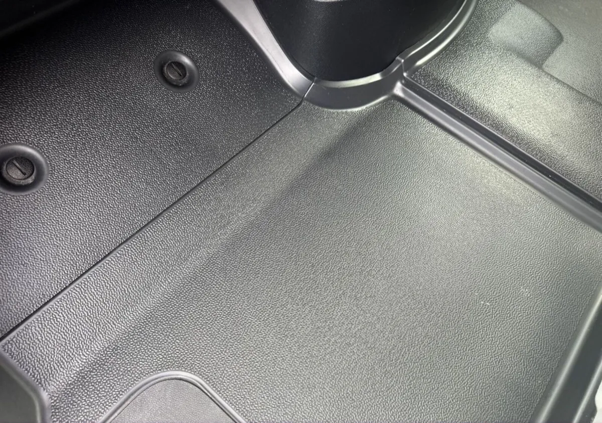 2020 Mercedes-Benz Sprinter Luton Box Van - Image 4