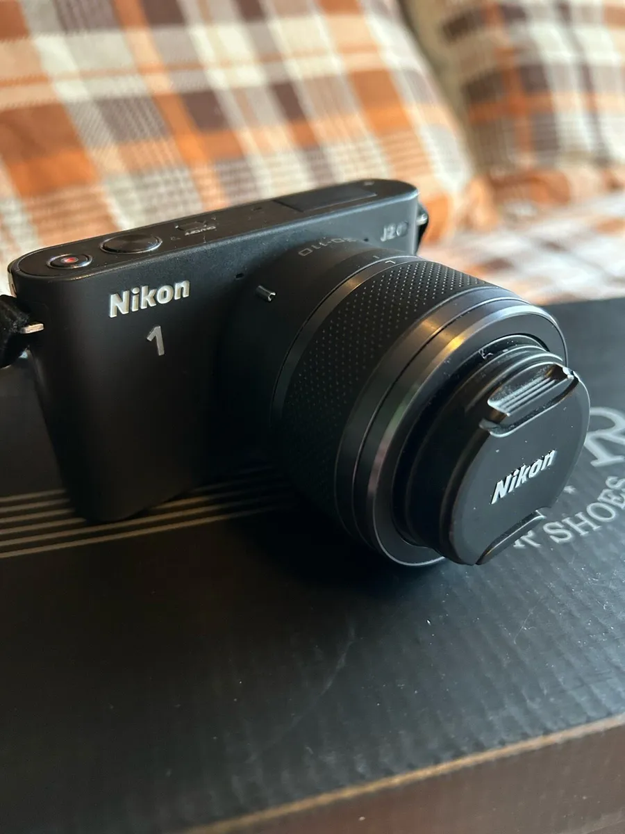 Nikon 1 j2 - Image 1