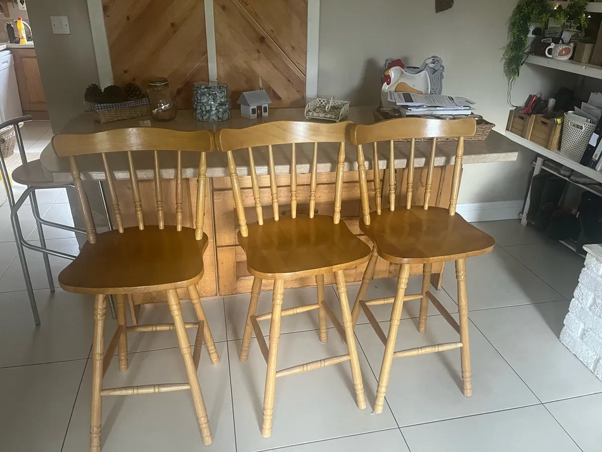 3 solid wood bar stools - Image 1