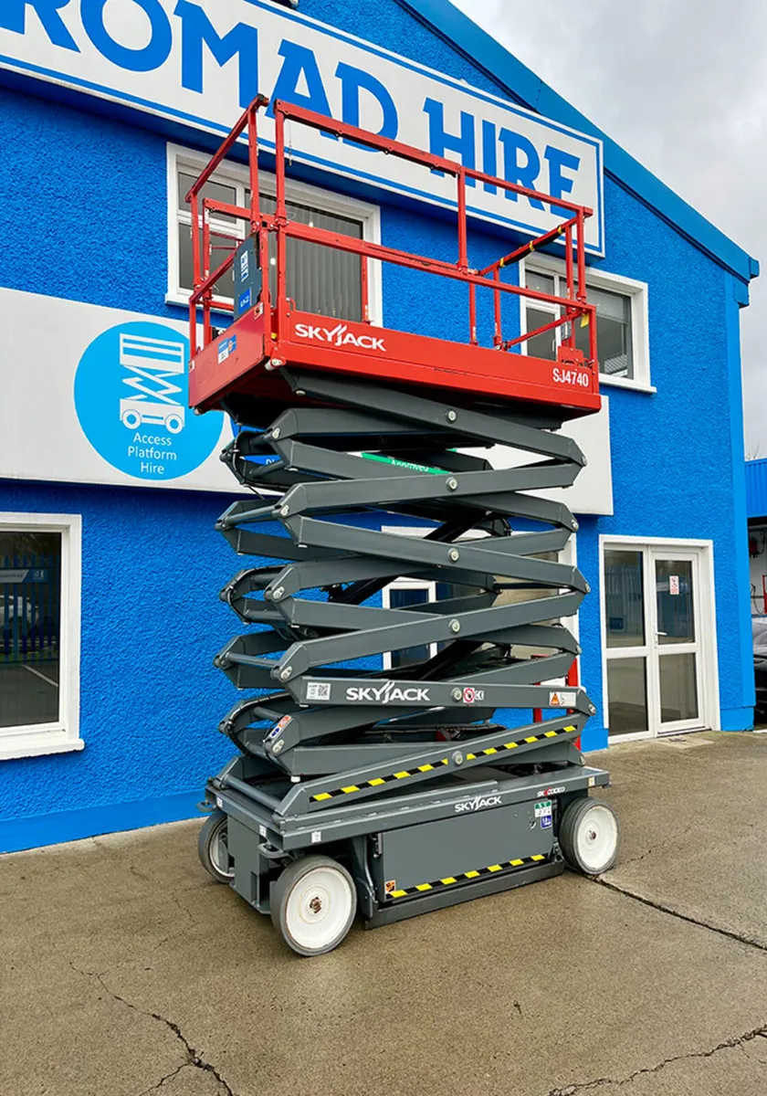 Skyjack SJ4740 Electric Scissor Lift - Image 2