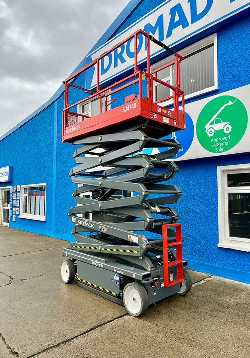 Skyjack SJ4740 Electric Scissor Lift - Image 3