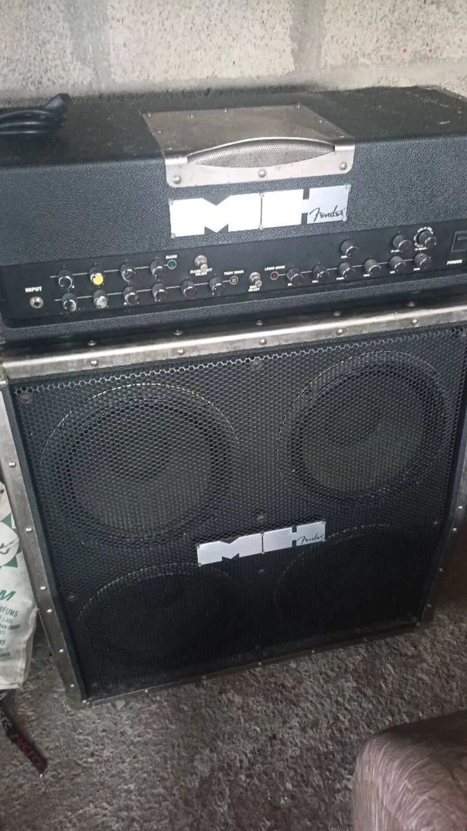 fender amplifier and metal head speaker - Image 1