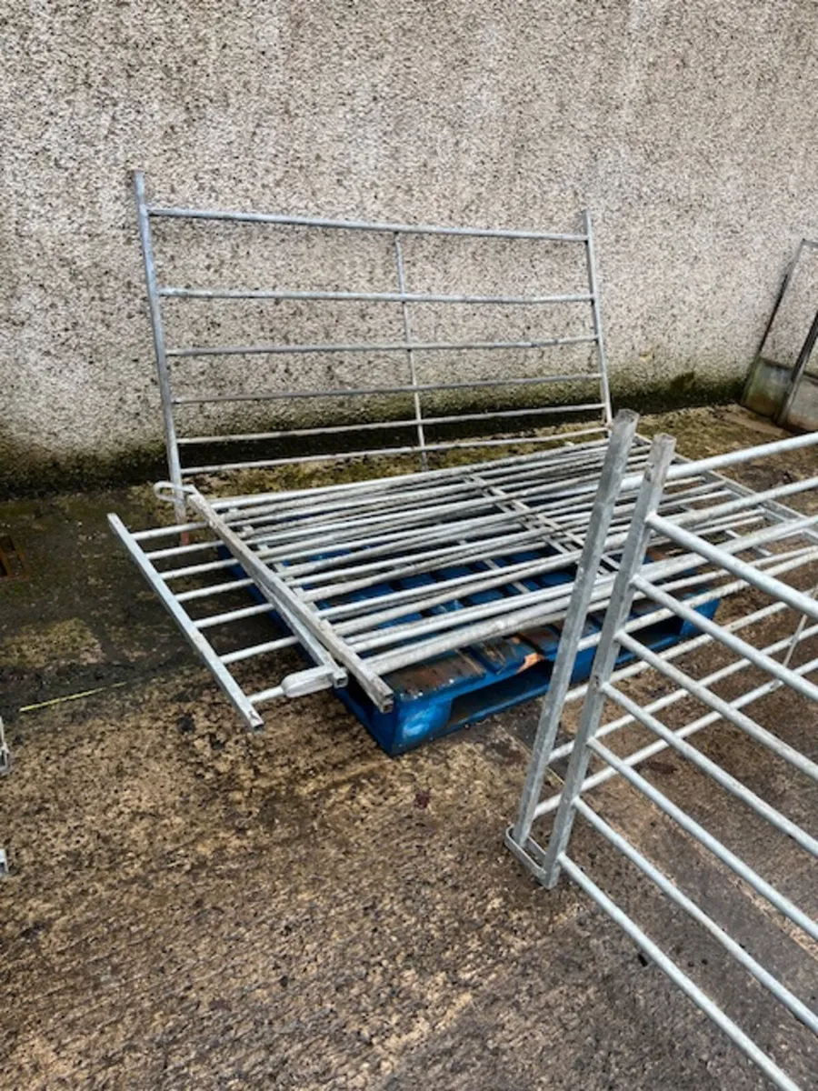 6ft Galvanised Sheep Hurdles - Image 4