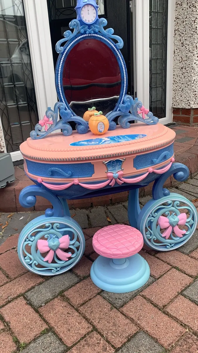 Disney princess dressing table