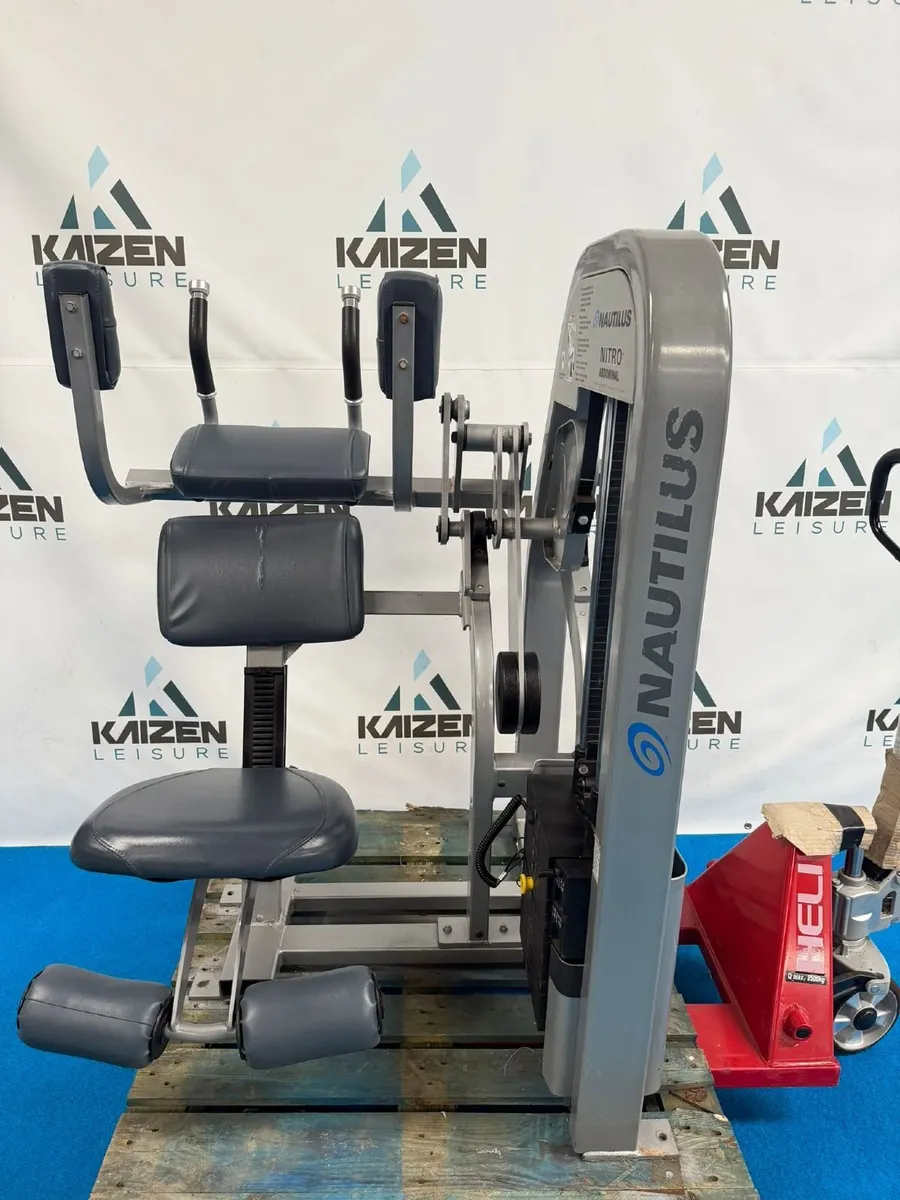 Nautilus Nitro Abdominal Crunch Machine - Image 1