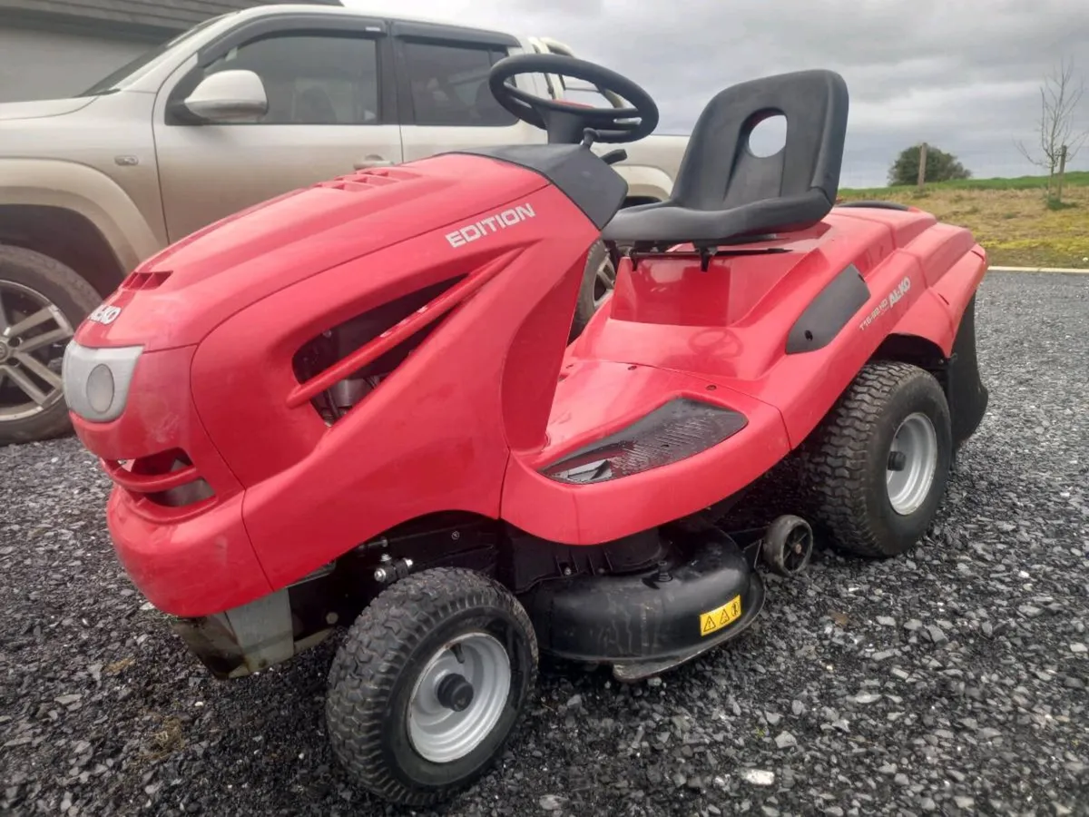 Ride on mower - Image 1