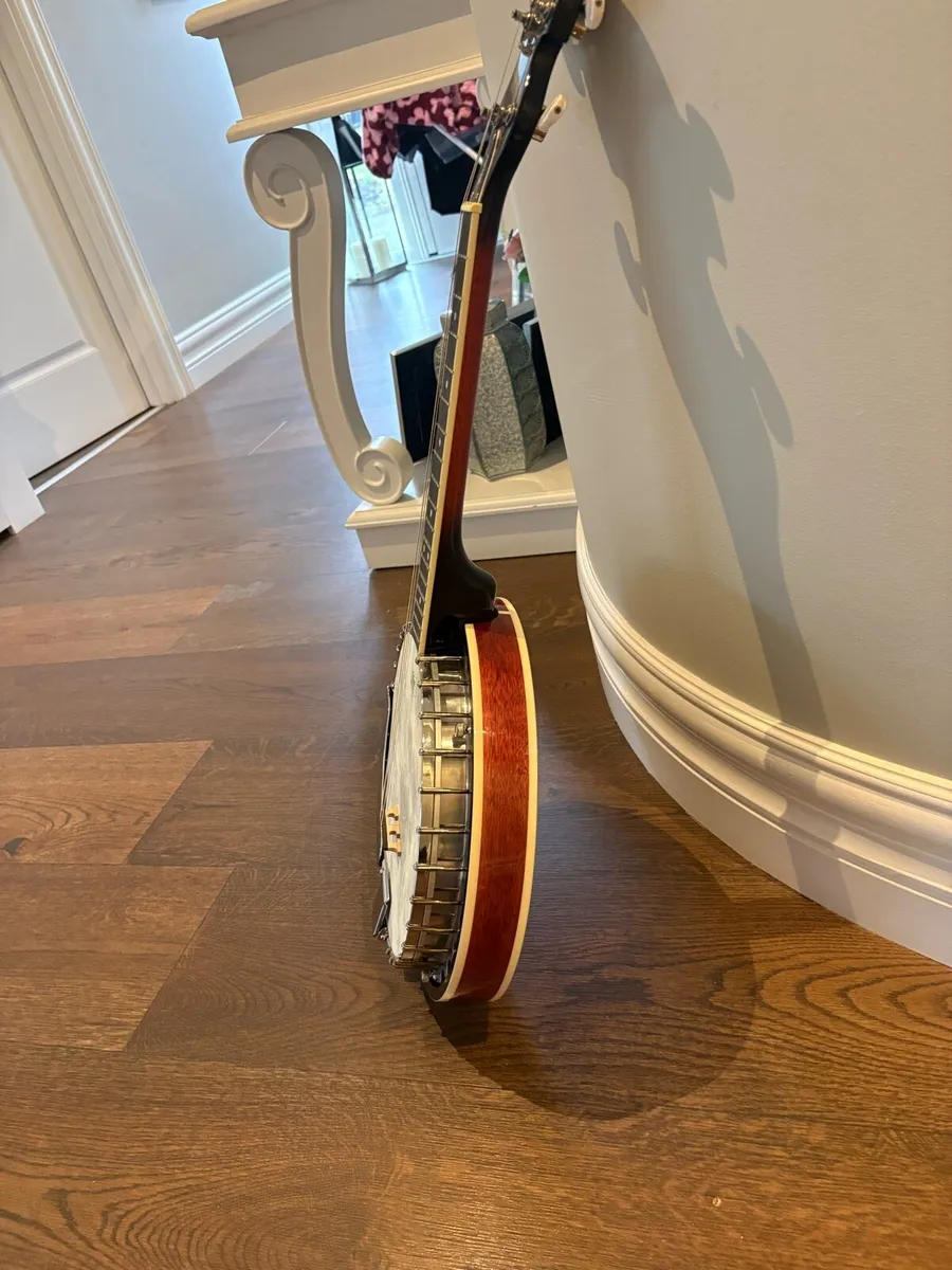 Barnes and Mullins tenor banjo - Image 2
