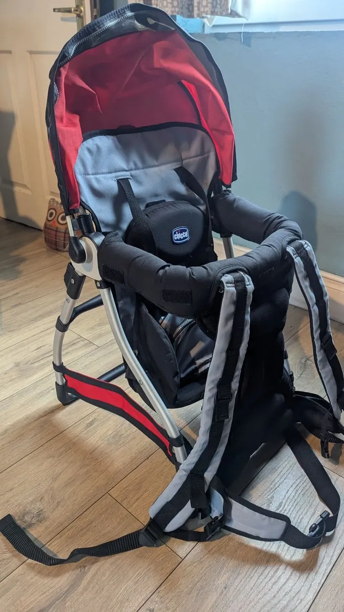 Chicco caddy backpack carrier - Image 2