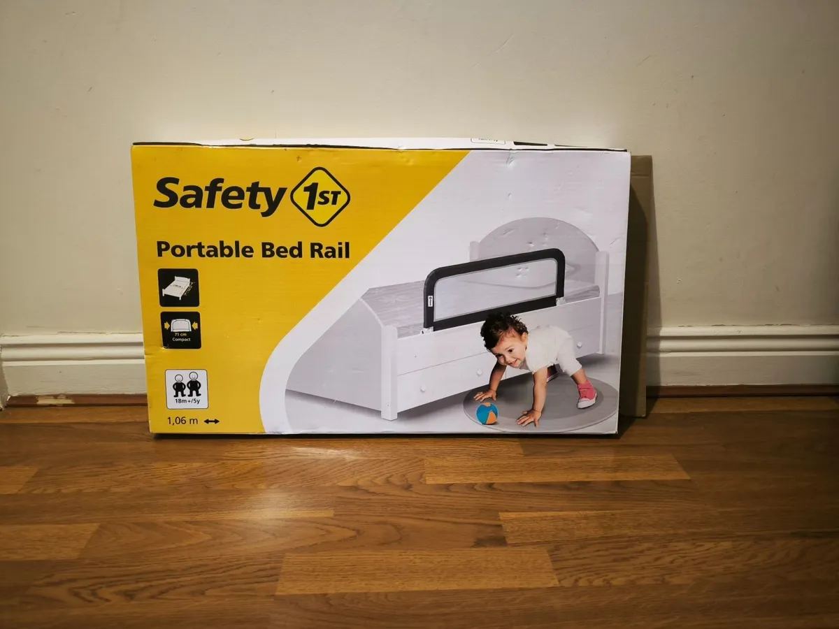 Baby safety rail