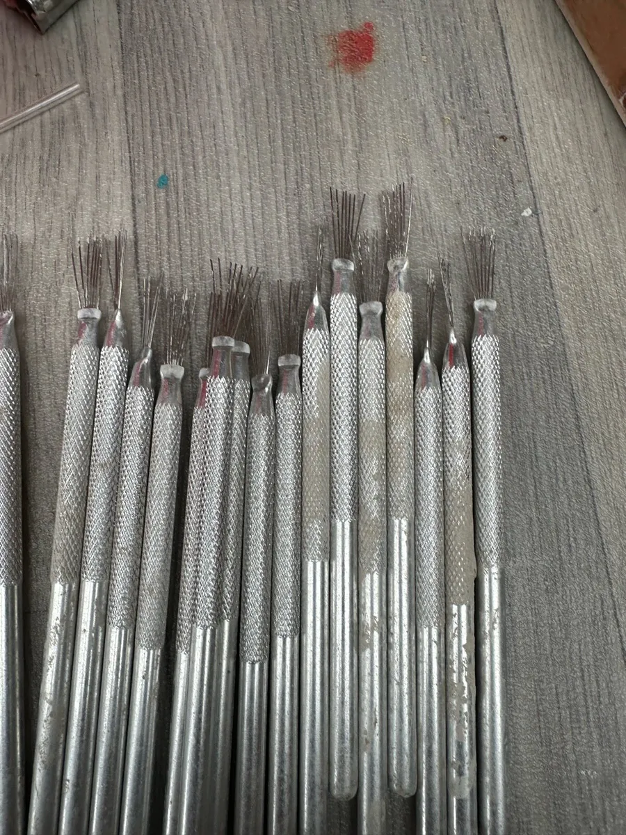 17 pottery scoring tools