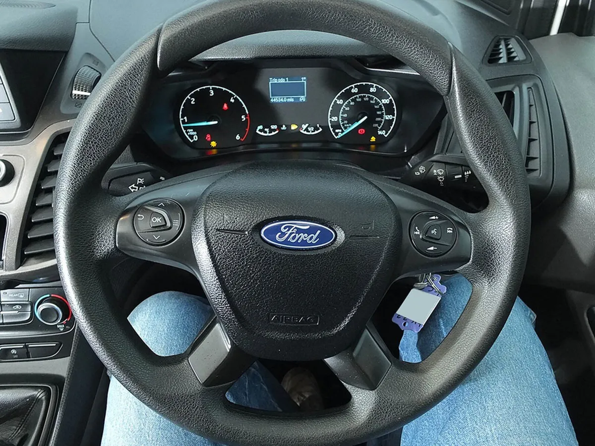 2020 Ford Transit Connect Small Panel Van - Image 4