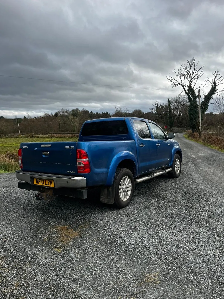 2013 invincible Toyota Hilux - Image 2