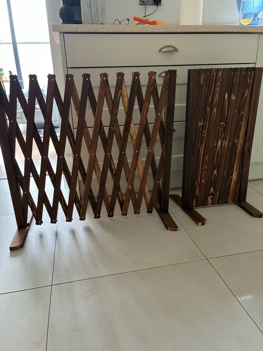Wooden pet fence - Image 1