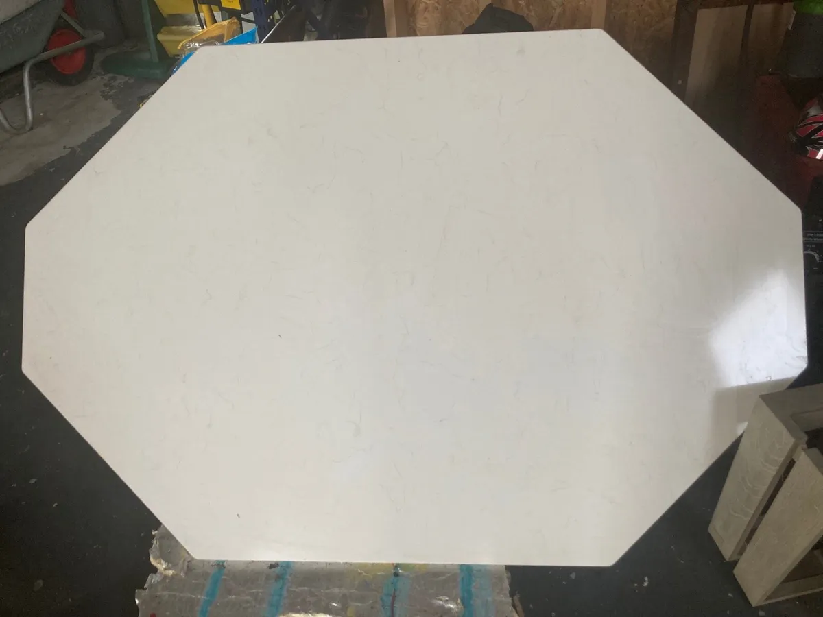 Quartz island top - Image 1