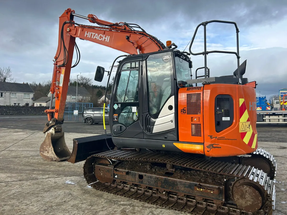 2021 Hitachi ZX135 Blade / Rotation 3000Hrs - Image 2