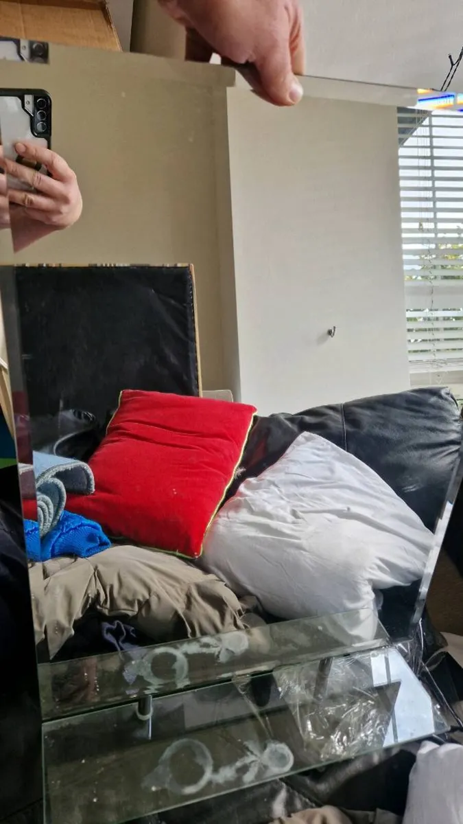 Mirror with a shelf - Image 2