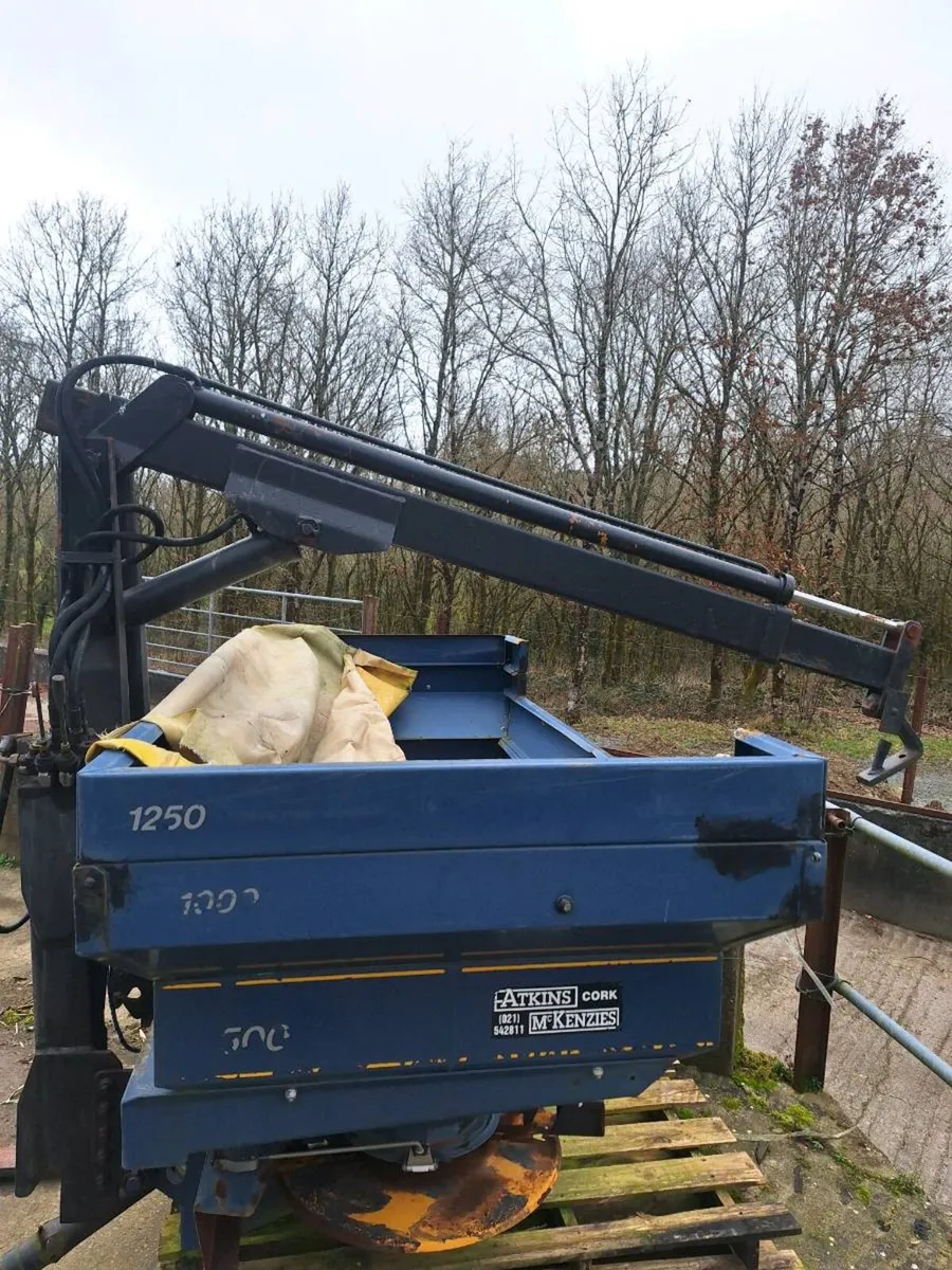 Fertiliser hoist - Image 2