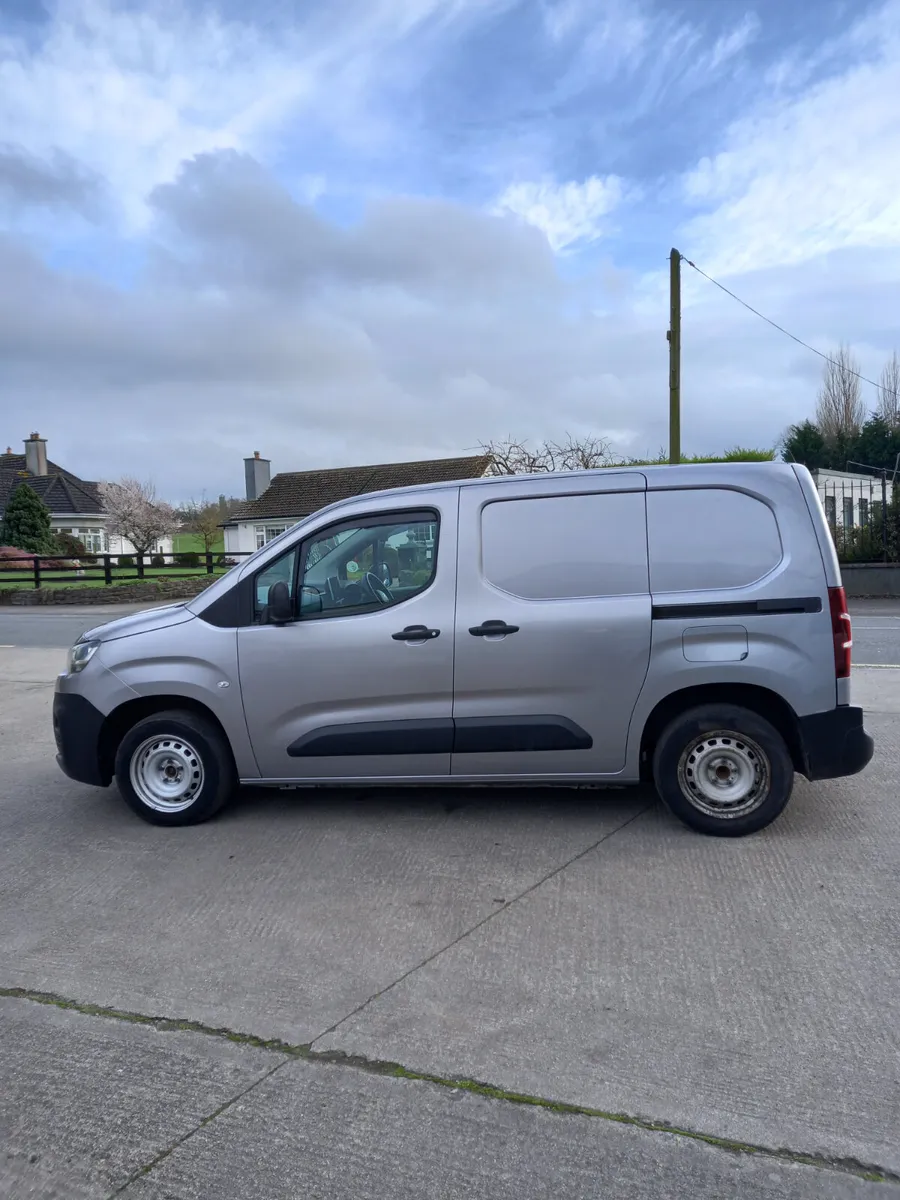 2024 Citroen Berlingo 1.5 Diesel - Image 1