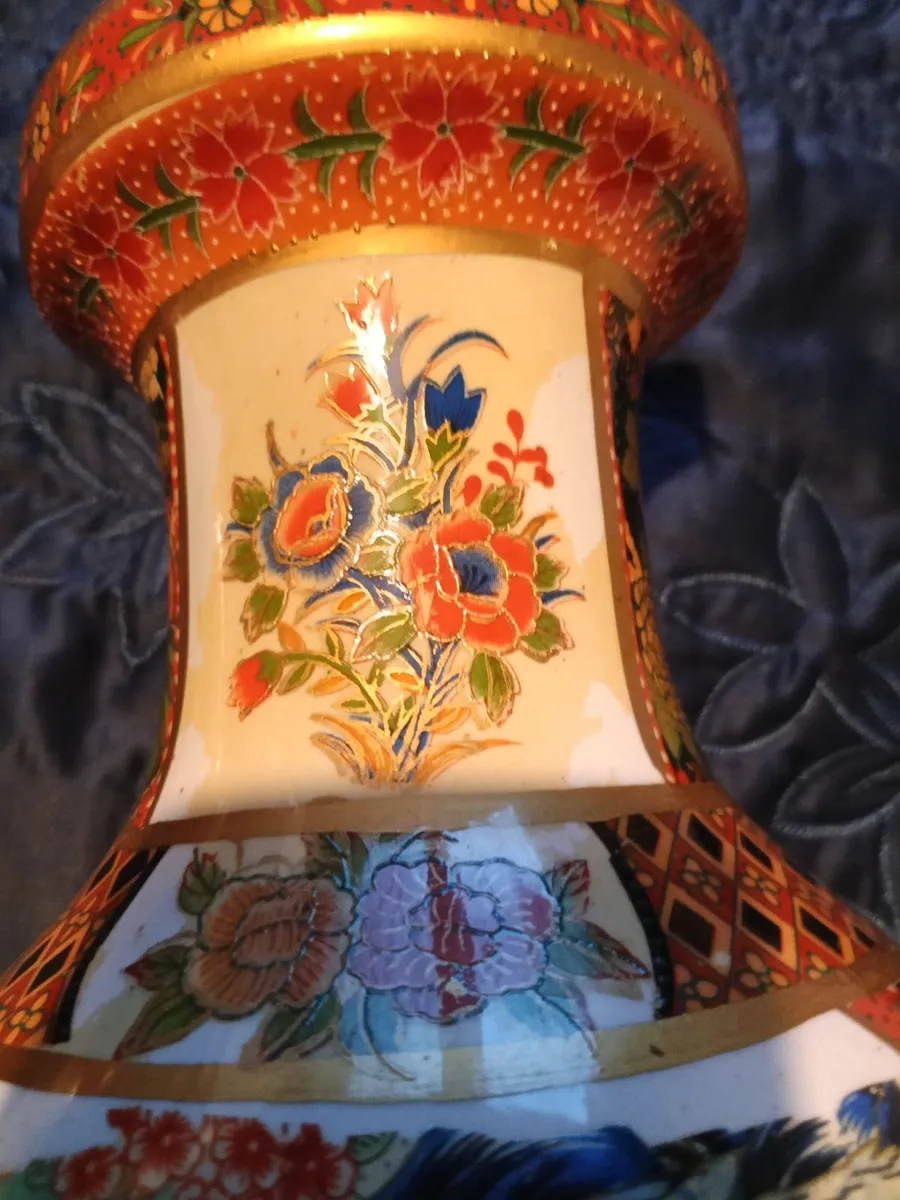 Pair of 18inch vintage floor vases - Image 2