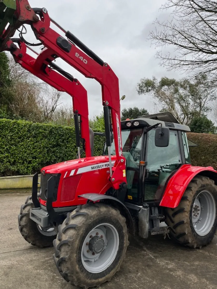 Massey Ferguson 5455 T-3 Dyna-4 c/w MF940 Loader - Image 3
