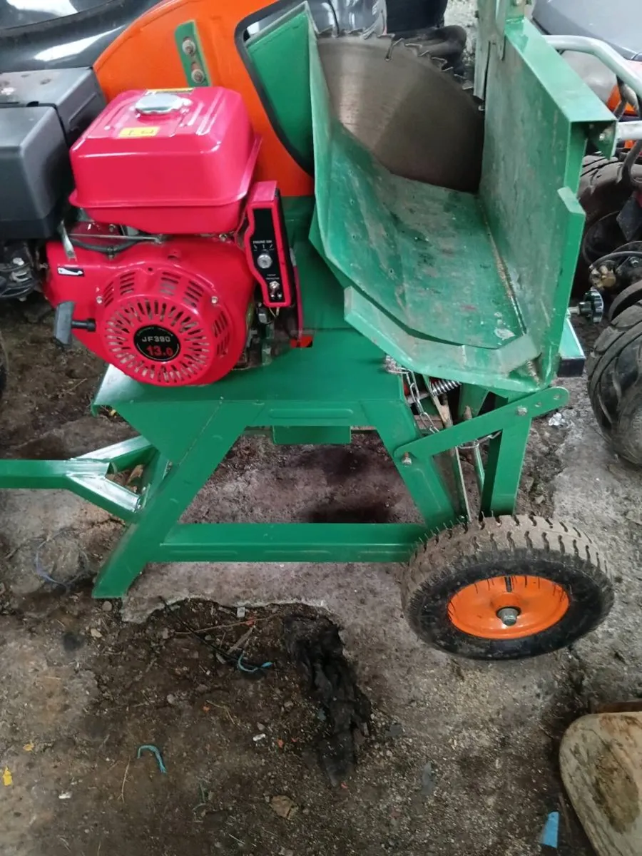 Petrol log saw - Image 1