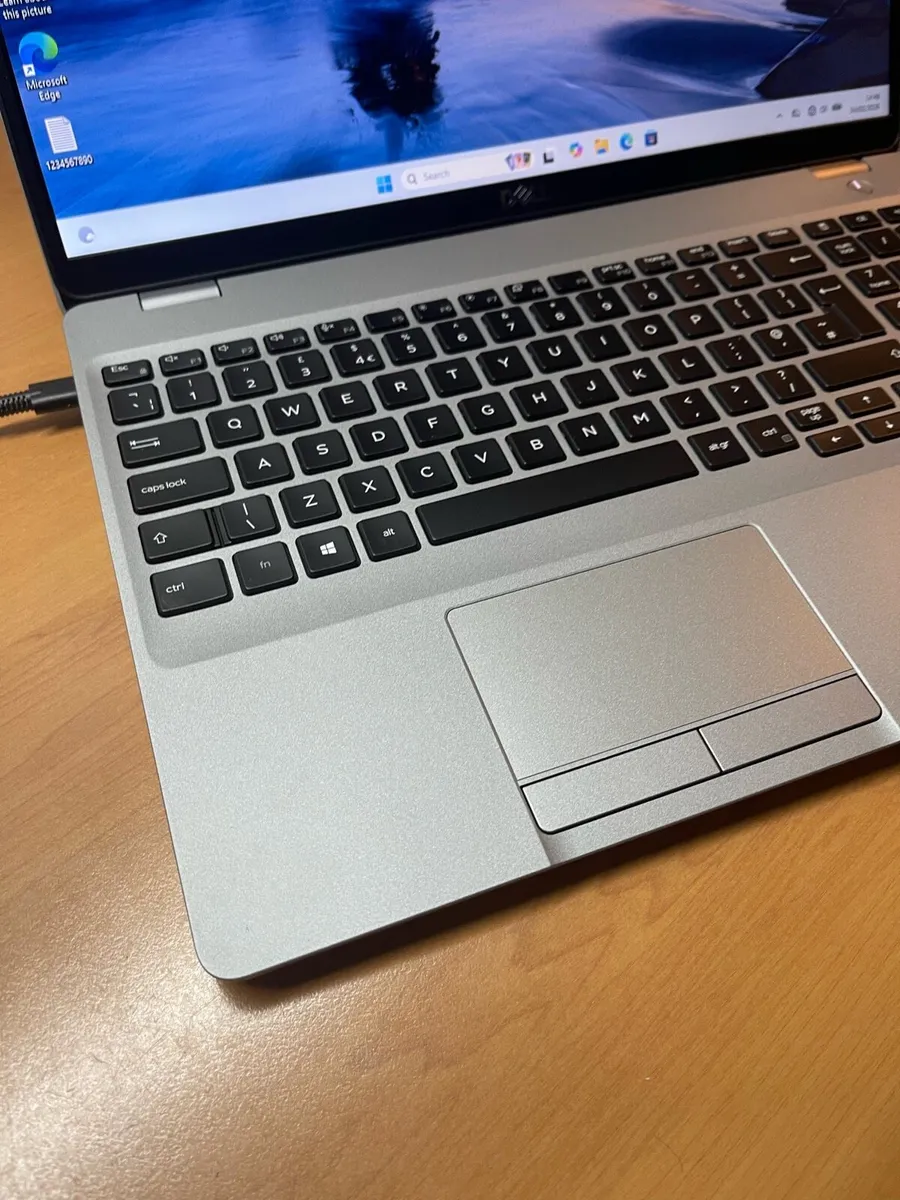 Dell laptop i5 pro 10gen 8/256 win 11 pro - Image 3
