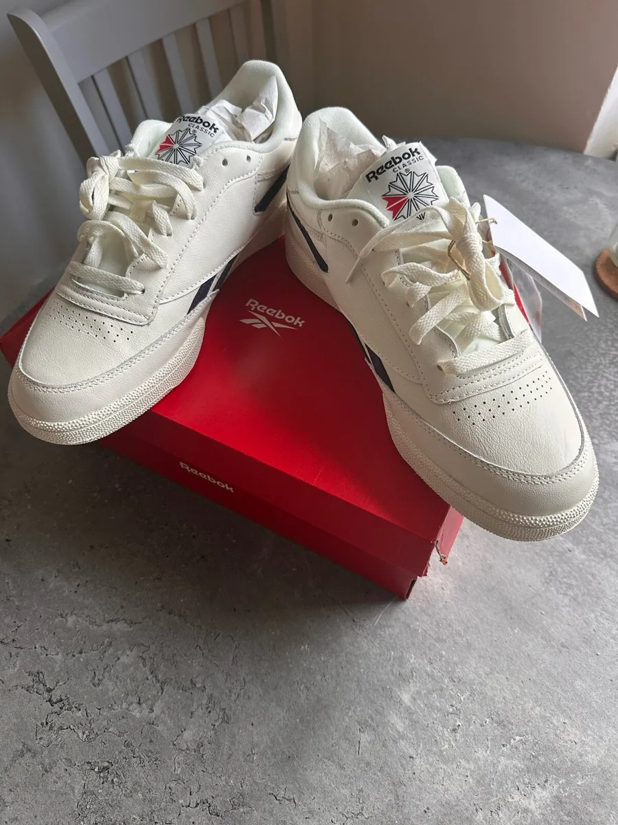 Tennis shoes - Image 4