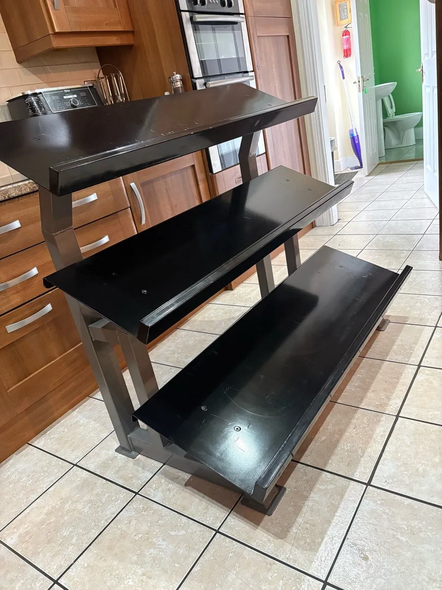 COMMERCIAL HEAVY DUTY 3 TIER DUMBBELL RACK. - Image 1