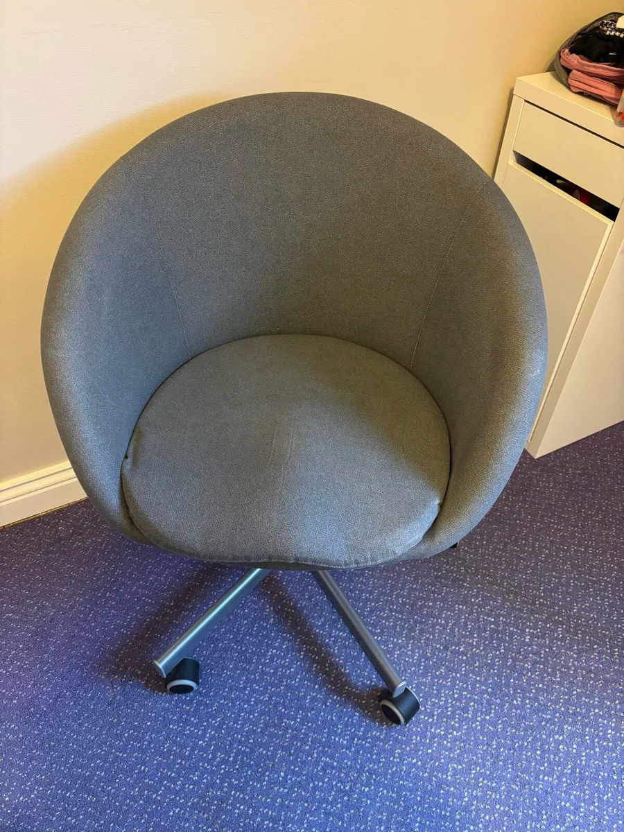 Computer chair - Image 1