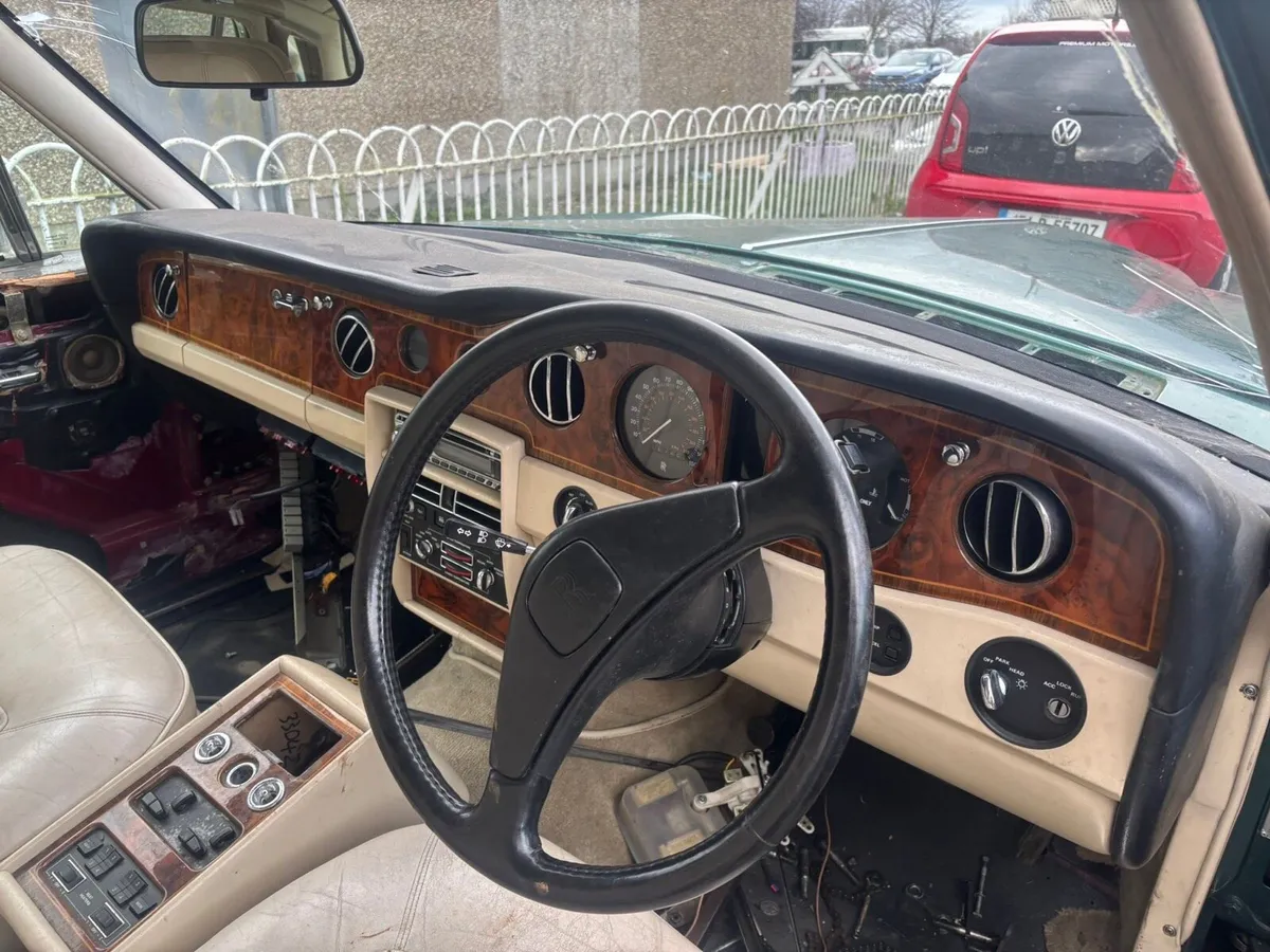 Rolls Royce Silver Spur II - Image 4