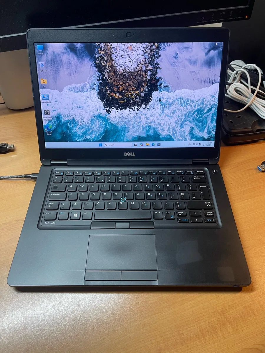 Dell laptop i5 pro 8/256 win 11 pro - Image 1